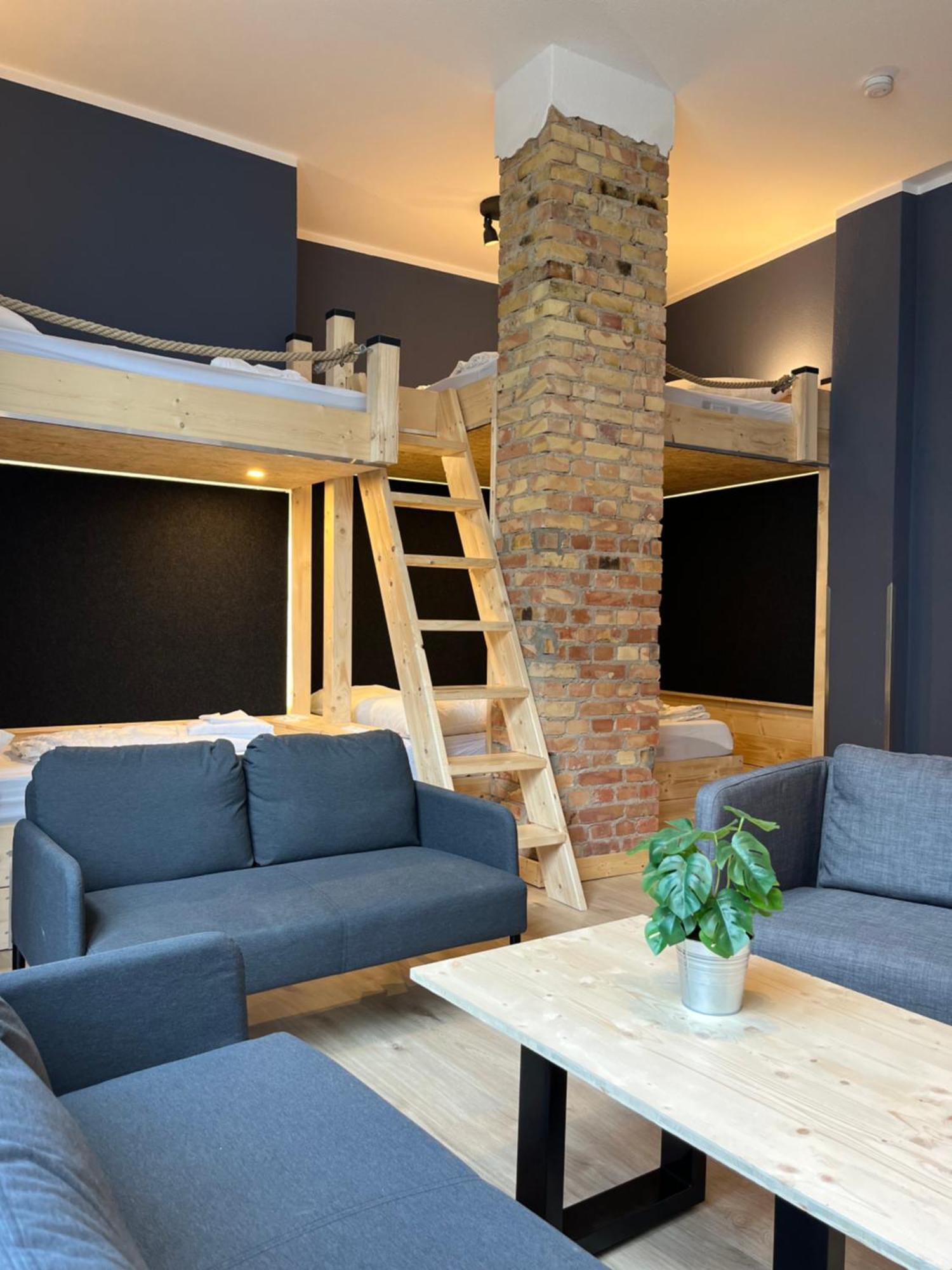 Blue Doors Hostel Ktv روستوك المظهر الخارجي الصورة