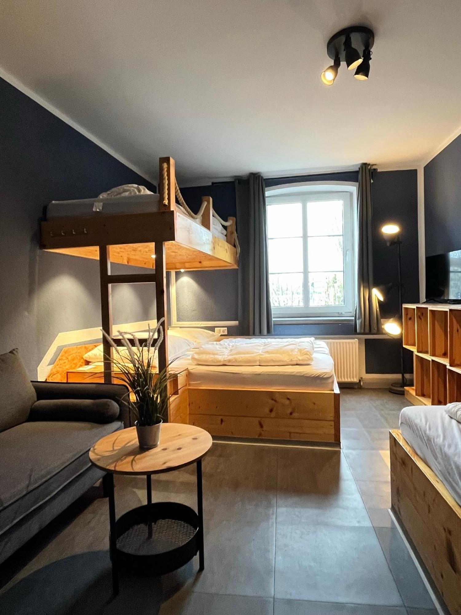 Blue Doors Hostel Ktv روستوك المظهر الخارجي الصورة